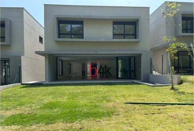 Imagem Casa em condomínio fechado com 828m² - Venda