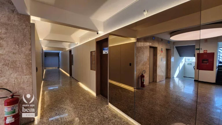 Imagem INCRÍVEL SALA COMERCIAL DE 90 m², excelente localização entre o palácio Avenida e a Biblioteca Pública por 301.000,00 Centro - Curitiba/PR