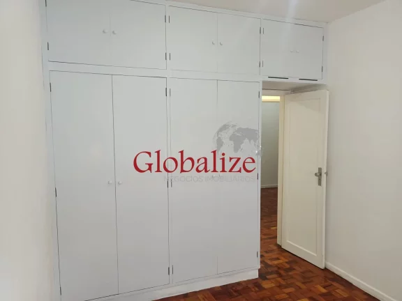Imagem Apartamento Espaçoso e Moderno com 3 Dormitórios + Garagem com Infraestrutura para Carros Elétricos em Santos R$ 749 mil.