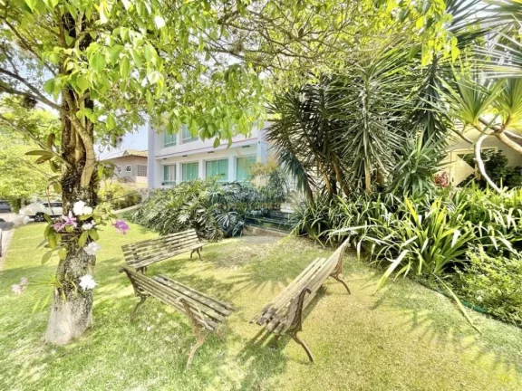Imagem Casa em Condomínio a Venda no bairro Granja Viana - Carapicuíba, SP