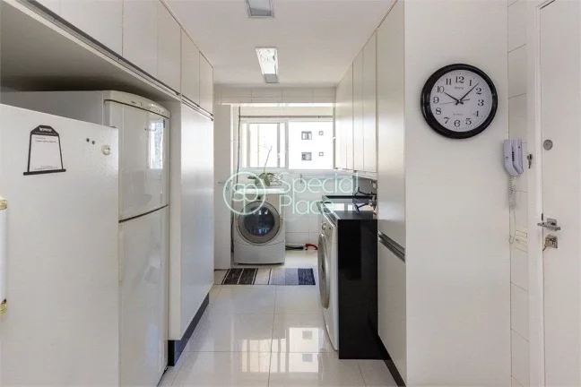 Imagem Requinte e bom gosto em 290m2 com uma planta excelente, living para três ambientes com varanda gour...