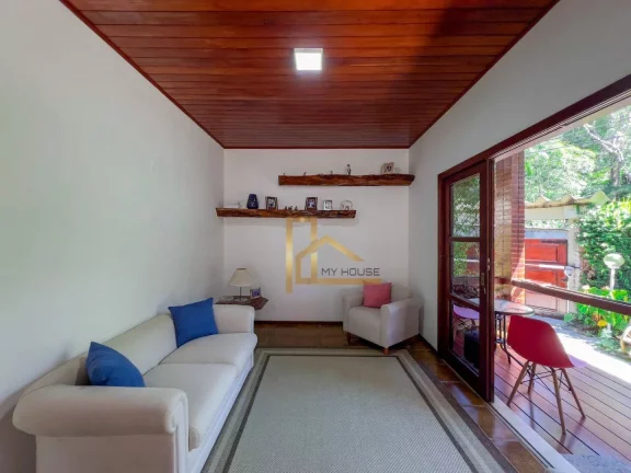 Imagem Casa Linear com 5 suítes dentro de condomínio clube - Apenas 3 minutos da Feirinha do Alto