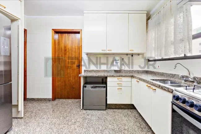 Imagem Apartamento de alto padrão no Jardim Paulista, São Paulo-SP: 3 quartos, 3 suítes, 3 salas, 4 banheiros, 4 vagas, 198m².