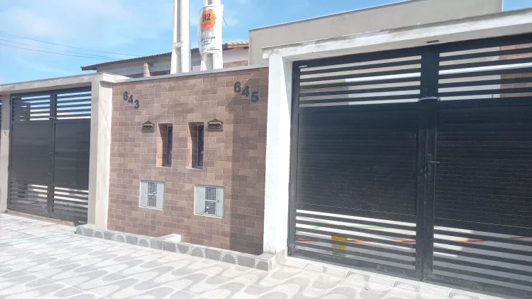 Imagem Casa para Venda em Itanhaém, Cibratel II, 3 dormitórios, 1 suíte, 2 banheiros, 2 vagas