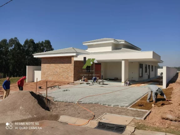 Imagem Casa de Alto Padrão em Condomínio
