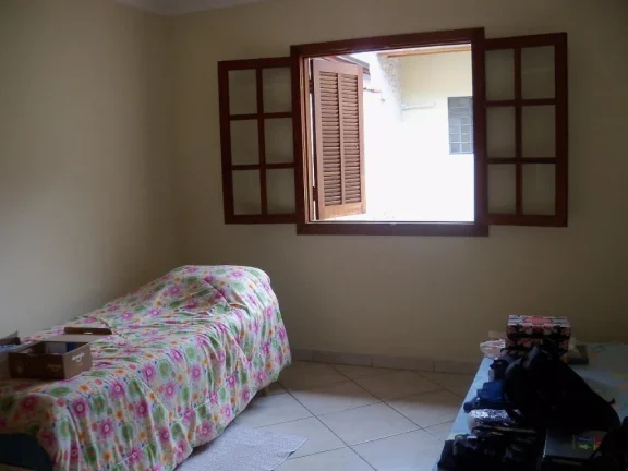 Imagem Casa com 3 dormitórios, copa, cozinha, lavanderia e edícula com suíte em ótima localização no ...