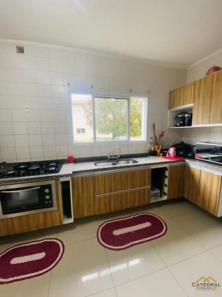 Imagem Sobrado à venda na Colônia com 3 quartos, sendo uma suíte e 2 vagas de garagem