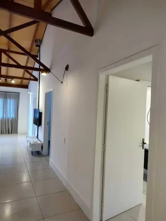 Imagem Casa alto padrão com 3 dormitórios sendo 1 suíte e garagem ampla em Balneário Camboriú