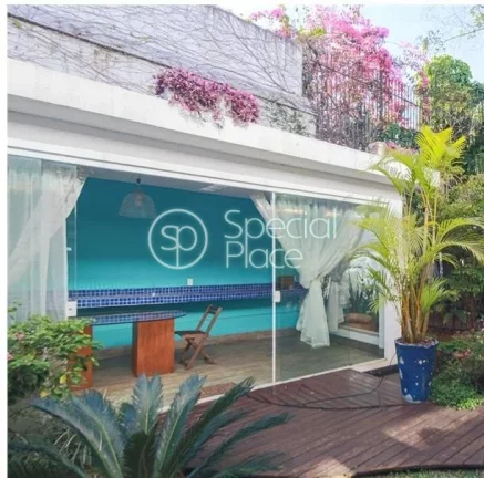 Imagem Uma lindíssima e confortável casa de condomínio que lhe oferece, segurança, privacidade, lazer, ...