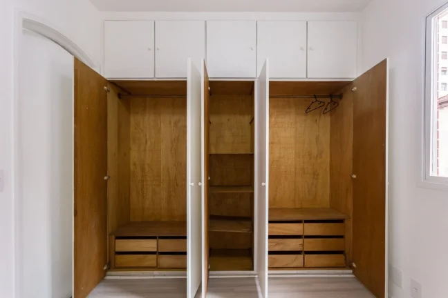 Imagem Apartamento Reformado 30M², 1Q, 1 Banheiro, 1 Vaga, Sol da Manhã, Churrasqueira, Salão de Festas.