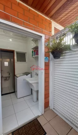 Imagem Sobrado em condomínio 2 dormitórios no bairro Japui – São Vicente
