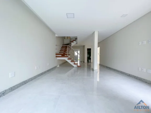 Imagem Casa Duplex com 3 Suítes p/ Venda e Locação Anual na Praia do Morro - Guarapari/ES