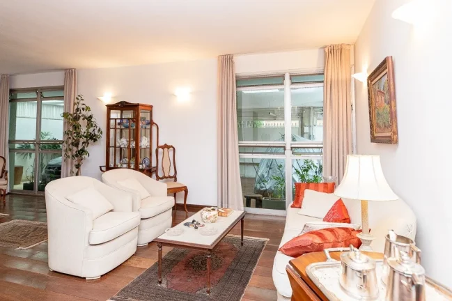 Imagem Casa Sobrado Vila Madalena - 541M², 4 Dorms, 2 Suítes, 5 Vagas, Piscina, Hidromassagem, Lareira, Lavabo.