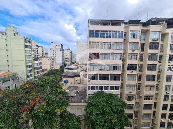 Imagem Apartamento de 1 Quarto para Venda em Copacabana com 33 m²