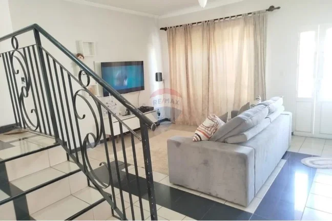 Imagem Casa na Vila Jardini com 4 Quartos, Piscina e Jardim em Sorocaba