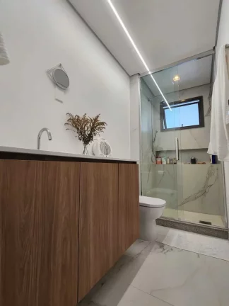 Imagem Apartamento alto padrão com 3 dormitórios sendo 1 suíte e 2 vagas em Joinville/SC