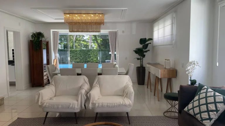 Imagem Casa com 4 Suítes para Temporada em Jurerê Internacional