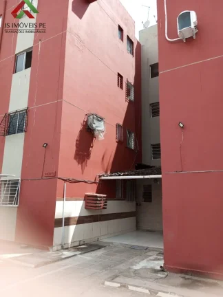 Imagem Apartamento à venda em Jaboatão dos Guararapes-PE, bairro Candeias, 3 quartos, 2 salas, 2 banheiros, 70m² de área. Aproveite!