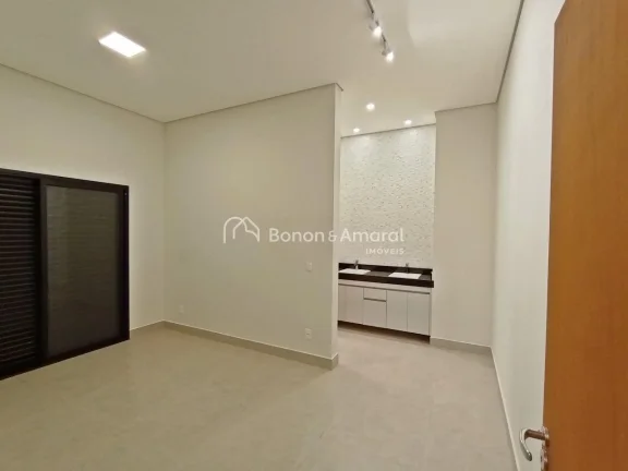 Imagem Casa térrea de esquina disponível no Condomínio Residencial Mont Alcino, em Valinhos. 

Esta exce...