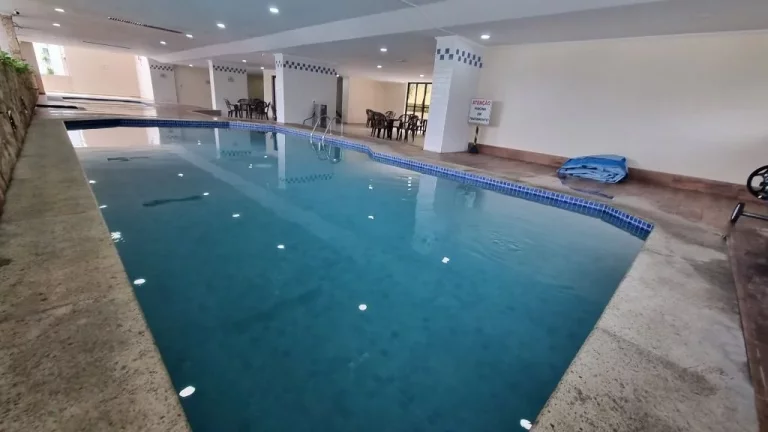 Imagem APARTAMENTO AMPLO REFORMADO COM 2 VAGAS DE GARAGEM LAZER NO PRÉDIO