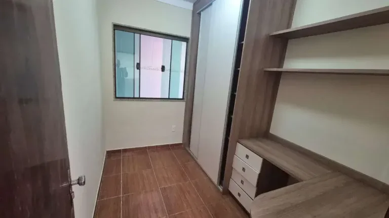 Imagem Ampla Casa no Grogoto – 4 Quartos, Suíte e Garagem