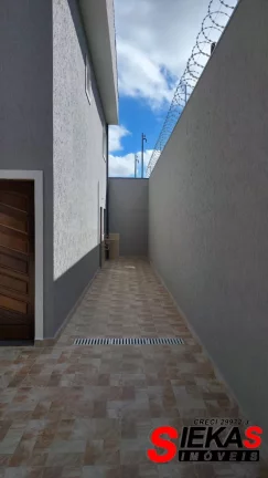 Imagem Casa à venda em São Paulo-SP, Parque Guaianazes: 2 quartos, 1 sala, 2 banheiros, 3 vagas de garagem, 65,00 m² de área.