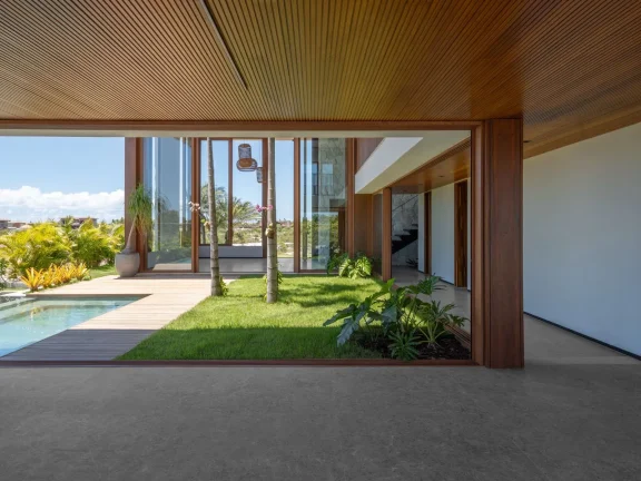 Imagem Casa em Condomínio à venda em Praia do Forte, Mata de São João - Churrasqueira, Piscina e Mobiliado