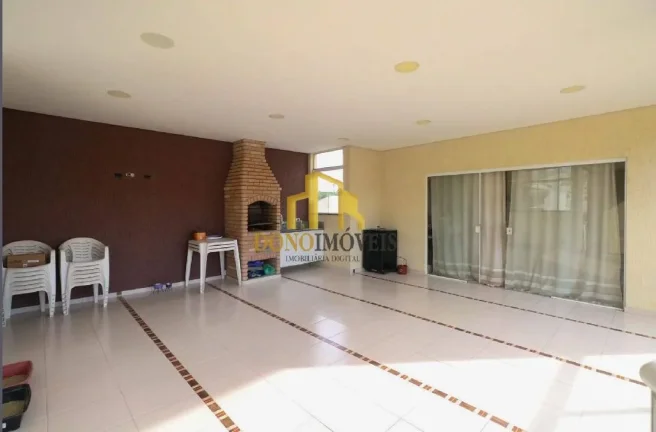 Imagem Sobrado amplo com 215 m², 3 dormitórios, Bairro Ceramica, SCS