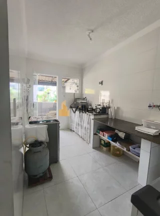 Imagem Descrição do Imóvel:

Descubra o prazer de viver em uma residência que combina elegância, funci...