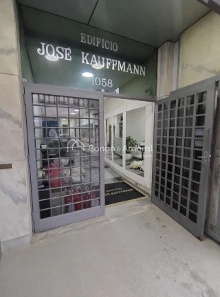 Imagem Salas comerciais à venda ou para locação em localização privilegiada, na Avenida Francisco Glic...