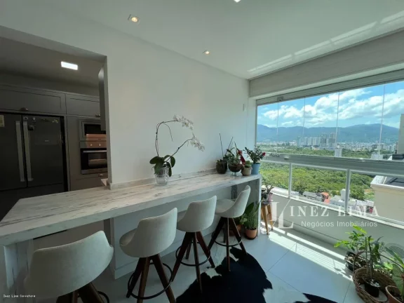 Imagem Apartamento para Venda em Itapema, meia praia, 3 dormitórios, 3 suítes, 4 banheiros, 2 vagas