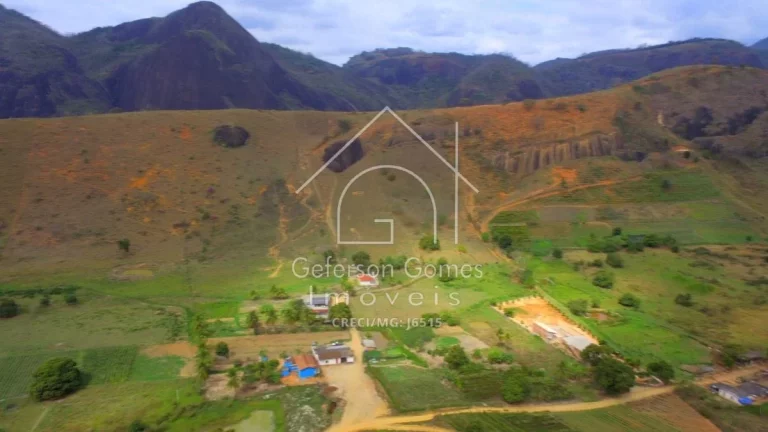 Imagem Chácara à venda Com 03 quartos - Córrego São Francisco - Mantena - MG