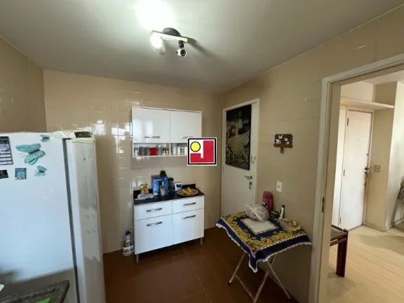 Imagem Vendo 1Q Praia da Barra, 2 vagas, frente mar e lagoa, sol nasc, depd, cozinha grande, ÔNIBUS, clube, tênis, squash, futebol, piscina, churrasqueira,