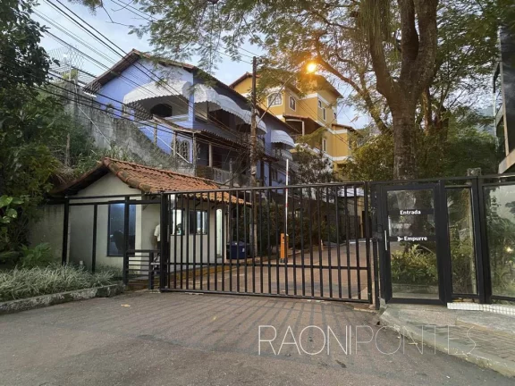 Casa com 4 Quartos à Venda, 450 m² em Charitas