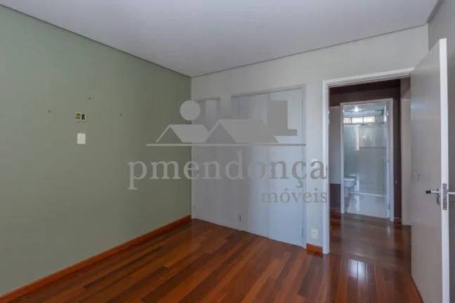 Imagem Apartamento em Perdizes com 198m², 3 quartos ( 1 su­te ) e 1 vaga.