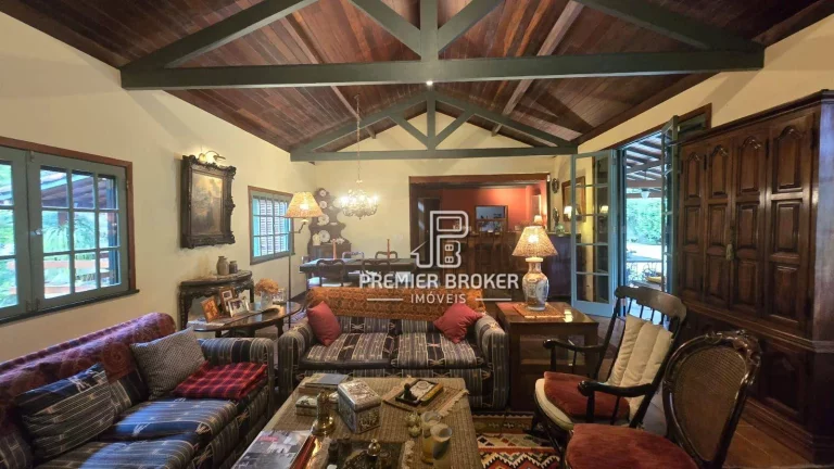 Imagem Casa à venda, 226 m² por R$ 1.250.000,00 - Bom Retiro - Teresópolis/RJ