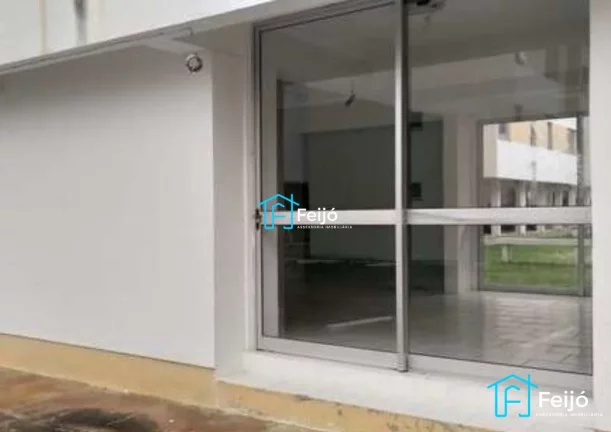 Imagem Apartamento 2 dormitórios reformado com, box fixo na Restinga