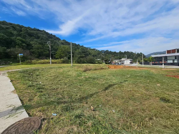 Imagem Terreno de esquina com 543,58 m² no Bairro da Barra em Balneário Camboriú SC