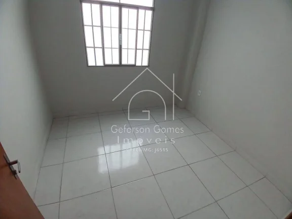 Imagem Casa à Venda - Com 2 pavimentos - Centro - Mantena - MG