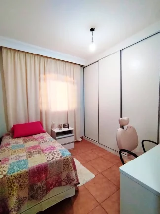 Imagem Casa em condomínio, piscina, área gourmet, pomar, varanda