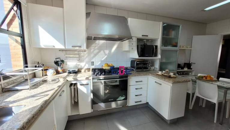 Imagem Apartamento com 3 dormitórios à venda, 180 m² por R$ 1.850.000 - Gonzaga - Santos/SP
