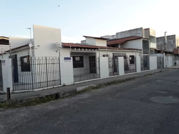 Imagem Casa à venda no Ponto Novo - Espaçosa, com 6 quartos, 5 vagas de garagem e excelente localização!