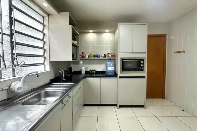 Imagem CADF 1056 Sala 612511062-3 - Prédio à venda no bairro Centro - Sapiranga/RS