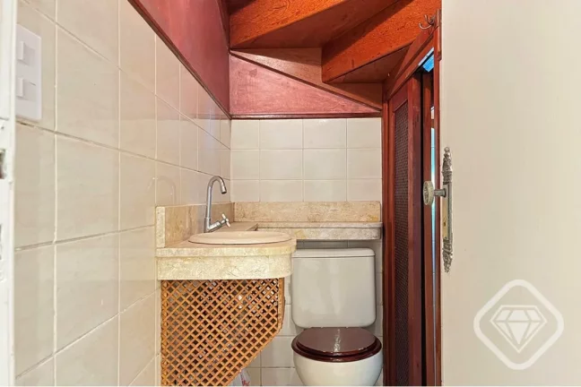 Imagem Casa especial no coraÃ§Ã£o do bairro Tristeza, um refÃºgio moderno com charme e conforto

Uma residÃ...
