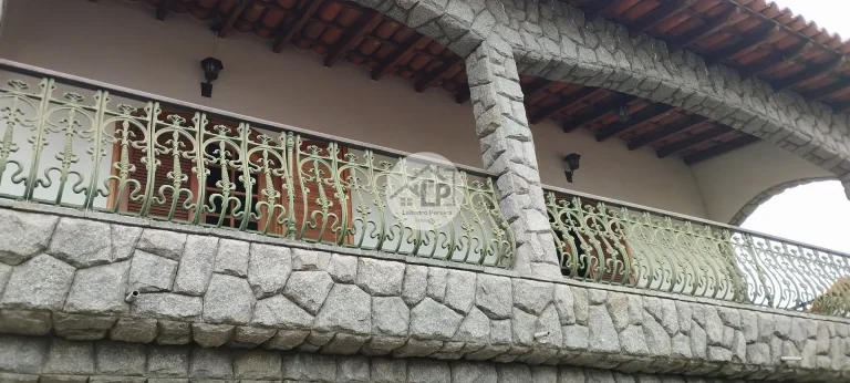 Imagem Vende-se casa no bairro Niterói em Volta Redonda