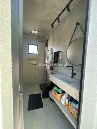 Imagem Linda e aconchegante casa, com 3 quartos sendo 1 suíte, 1 banheiro social, 1 lavabo com armário pl...