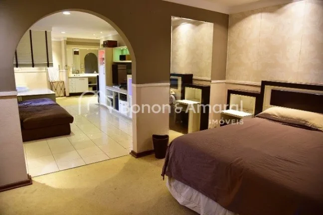 Imagem Sofisticação e privacidade em cada detalhe

Esta esplêndida residência oferece ambientes elegant...