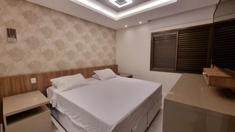 Imagem MARAVILHOSO APARTAMENTO TOTALMENTE REFORMADO, 2 VAGAS, VISTA MAR E LAZER.