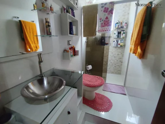 Imagem Triplex para Venda em Curitiba, Sitio Cercado, 3 dormitórios, 2 suítes, 3 banheiros, 2 vagas