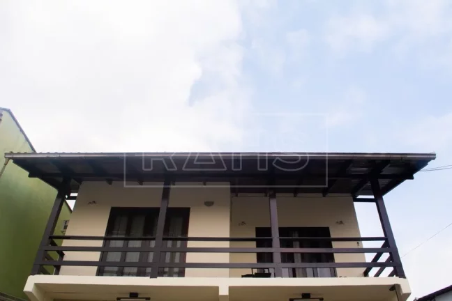 Imagem Excelente sobrado comercial e residencial, em rua pavimentada com vários comércios e fácil acesso...